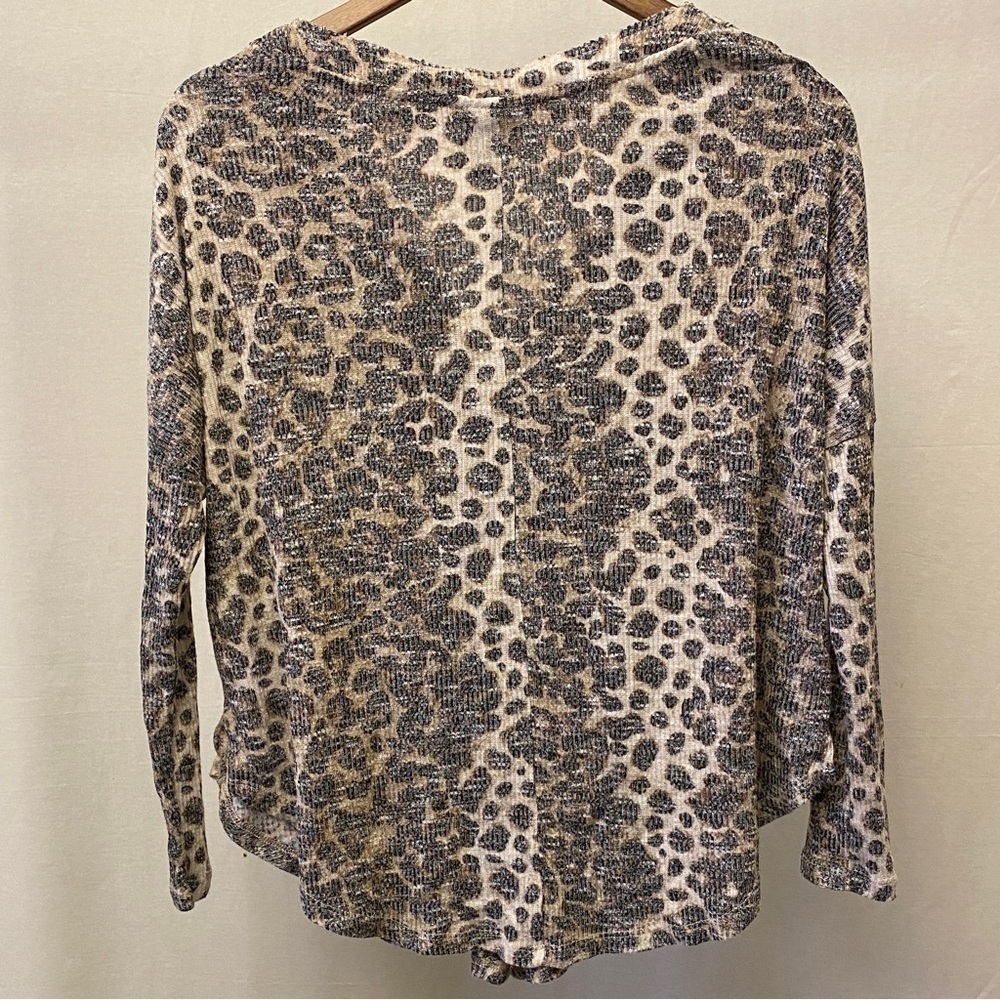 Bobeau Top Tie Front Animal Print Thermal Stretch Blouse Shirt Long Slv Sz Small - Picture 11 of 11